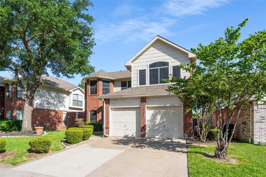 1727 Creekpark Trail in Arlington, TX - Building Photo