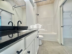 2701 Ingersoll Ave in Des Moines, IA - Building Photo - Building Photo