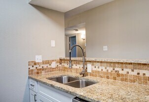 9020 Grannis St in Houston, TX - Building Photo