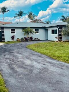 739 Mallard Dr in Delray Beach, FL - Foto de edificio