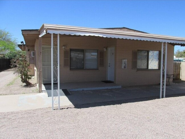 236 N Saguaro Dr, Unit #4 in Apache Junction, AZ - Building Photo - Building Photo