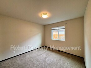 3530 Springbrook Ln in Bremerton, WA - Building Photo - Building Photo