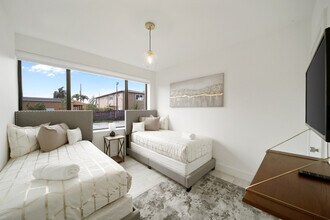 2110 SW 16th St in Miami, FL - Building Photo - Building Photo