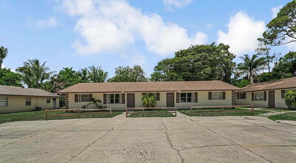 732 Neil Rd in West Palm Beach, FL - Building Photo