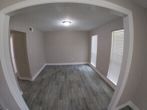 2614 N Woodloch St in Conroe, TX - Building Photo - Building Photo