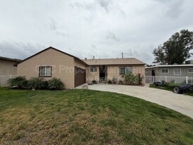 1307 Pepper Tree Ln in San Bernardino, CA - Building Photo