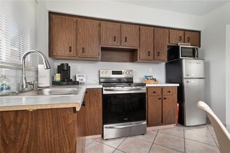 1201 NW 10th St in Dania Beach, FL - Building Photo - Building Photo