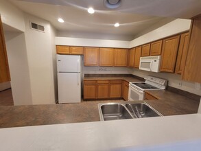 16307 E Arrow Dr-Unit -ucarrow107 in Fountain Hills, AZ - Building Photo - Building Photo