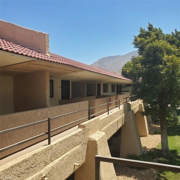 680 N Ashurst Ct in Palm Springs, CA - Building Photo - Building Photo