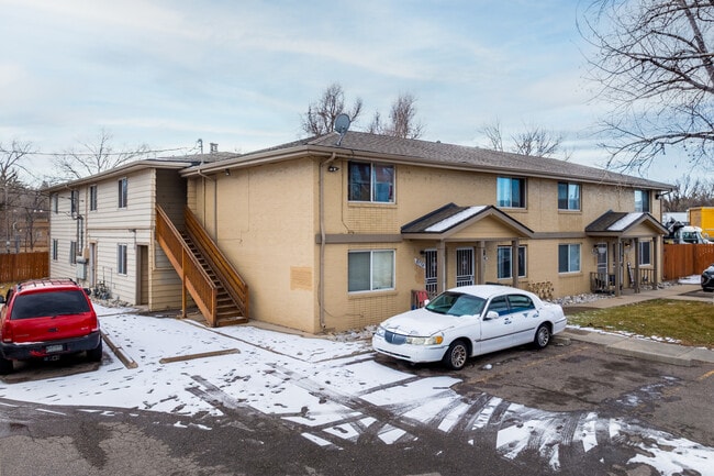 W. 46th Avenue in Wheat Ridge, CO - Building Photo - Building Photo