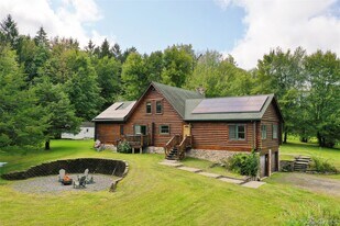 2829 NY-9G in Rhinebeck, NY - Building Photo