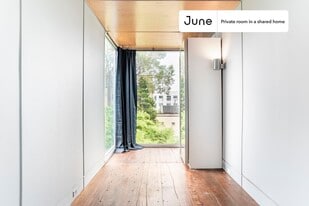 Room in Shared 6 bed/6 bath home in Washington, DC - Building Photo