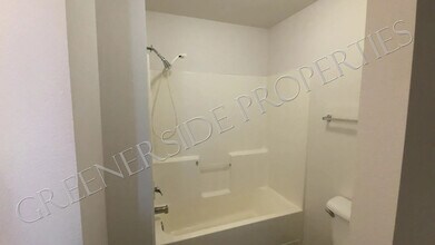 677 Paradise Plz, Unit 101 in Twin Falls, ID - Building Photo - Building Photo