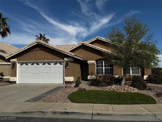 70 Moonlight Village Ln in Henderson, NV - Building Photo - Building Photo