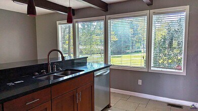 1120 Kathryn Ryals Rd in Warner Robins, GA - Building Photo - Building Photo