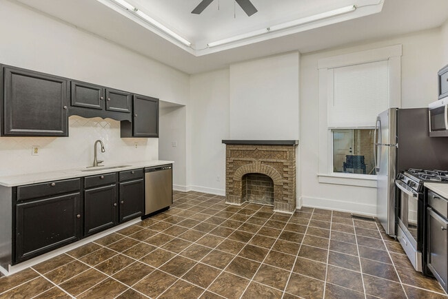 1325 Scott St, Unit 1 in Covington, KY - Foto de edificio - Building Photo