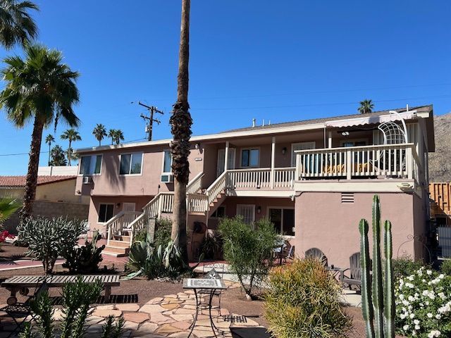 243 Avenida Ortega in Palm Springs, CA - Building Photo