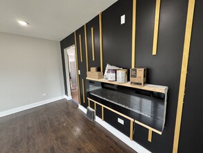 14139 Manor Ave in Dolton, IL - Building Photo - Building Photo
