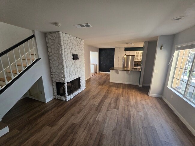 436 Lime Ave in Long Beach, CA - Building Photo - Building Photo