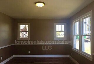 108 N Blue Ridge Ave in Hendersonville, NC - Building Photo - Building Photo