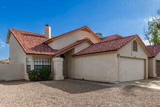 4453 E Wildwood Dr in Phoenix, AZ - Foto de edificio - Building Photo