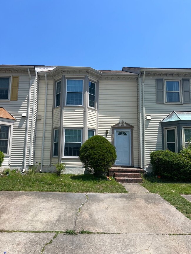 242 Weller Blvd
