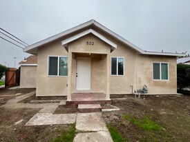502 W 11th St in Merced, CA - Building Photo