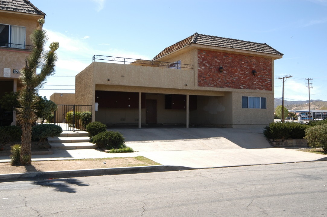 The Hi-desert Terrace in Palmdale, CA - Building Photo