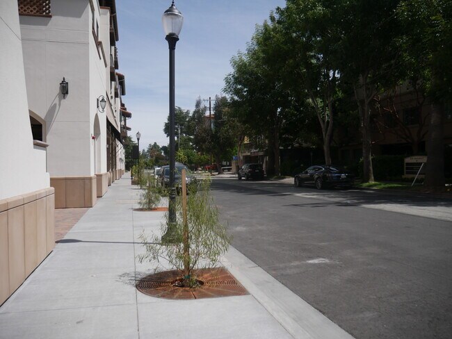 657 Walnut St in San Carlos, CA - Building Photo - Building Photo