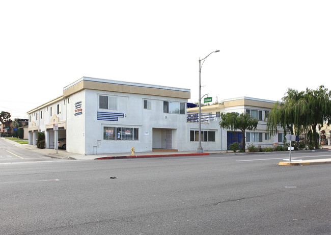 Sea Air Apartments in Redondo Beach, CA - Building Photo - Building Photo