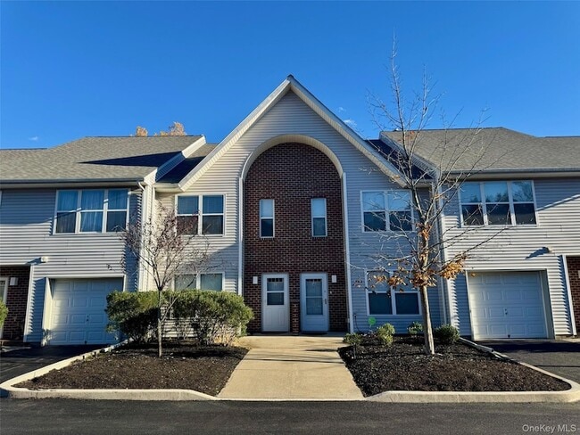 51 Deer Ct Dr in Middletown, NY - Foto de edificio - Building Photo