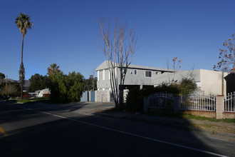 248 S Yale St in Hemet, CA - Foto de edificio - Building Photo