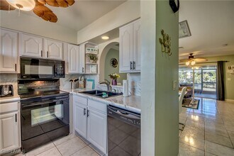 4424 SW 8th Pl in Cape Coral, FL - Foto de edificio - Building Photo