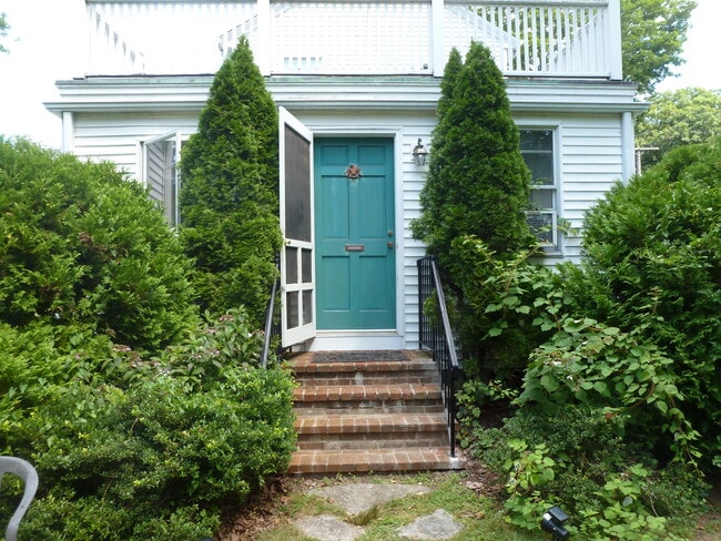 170 Narragansett Ave, Unit Village Apartment