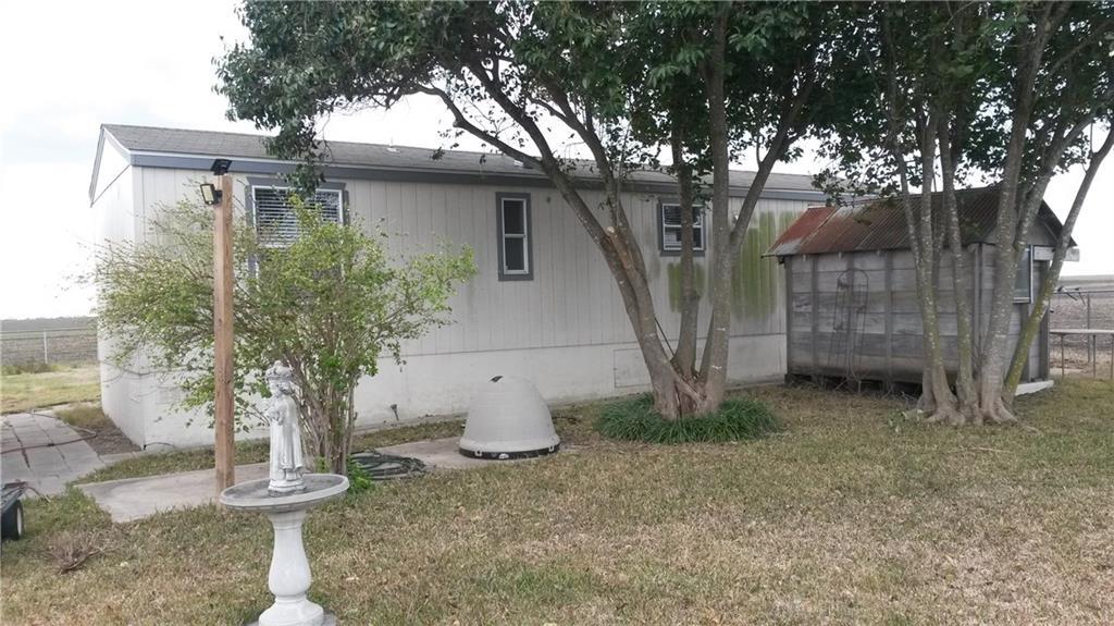 21530 Stockton Rd in Bartlett, TX - Building Photo