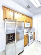 4710 Kiowa Cir in Baytown, TX - Building Photo - Building Photo