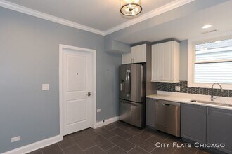 4238 N Albany Ave-Unit -Unit 4 in Chicago, IL - Building Photo - Building Photo