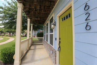 626 N Tennyson Ln in Fayetteville, AR - Building Photo - Building Photo