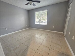 2101 Glenmoor Dr in West Palm Beach, FL - Building Photo - Building Photo