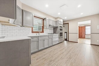 358 Cator Ave in Jersey City, NJ - Building Photo - Building Photo