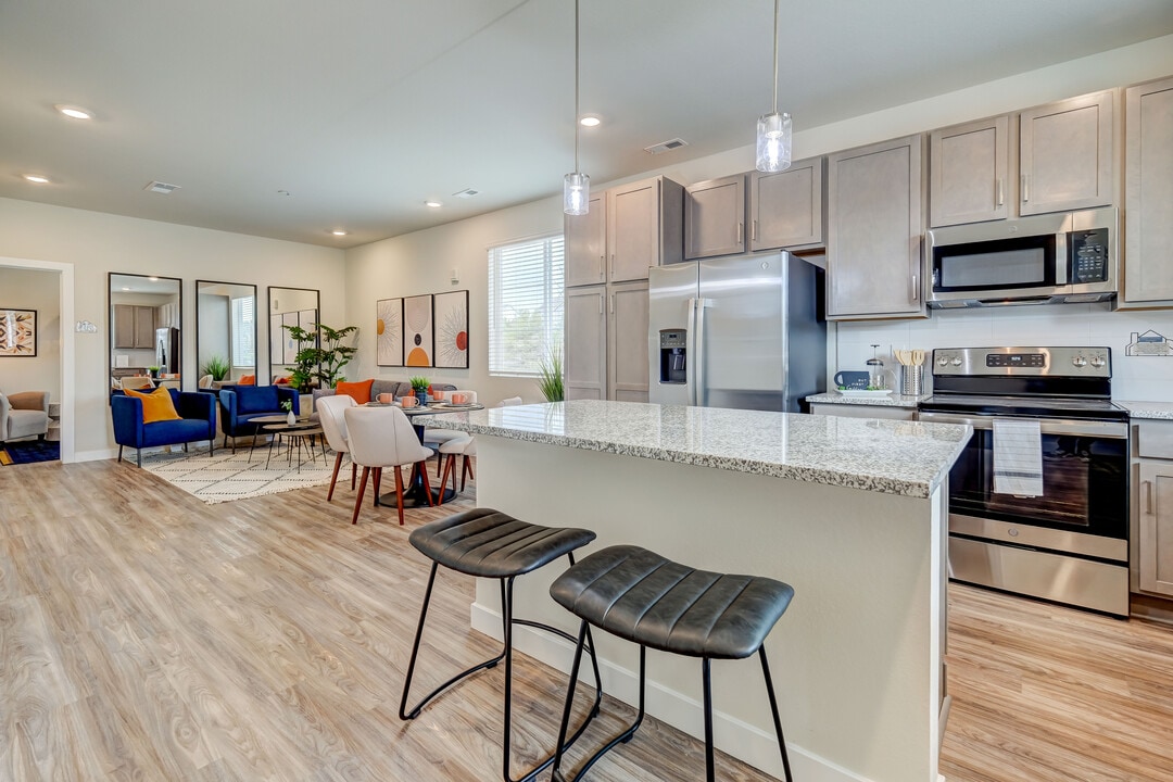 Canvas at Castle Rock in Castle Rock, CO - Foto de edificio