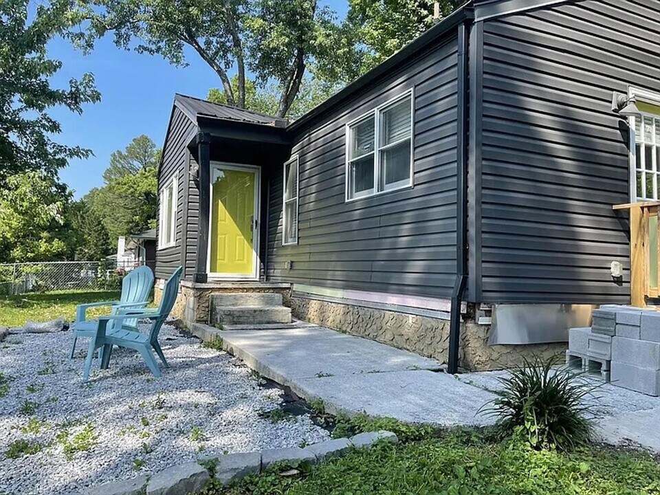 1710 Ashmore Ave in Chattanooga, TN - Building Photo