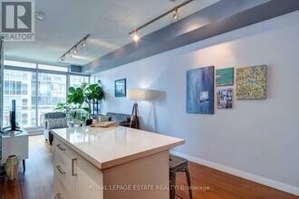 38-638 Niagara St in Toronto, ON - Building Photo - Building Photo
