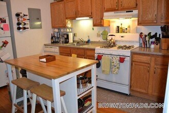 17 Cummings Rd, Unit A in Boston, MA - Building Photo - Building Photo