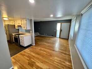 3354 S Flower St in Lakewood, CO - Building Photo - Building Photo