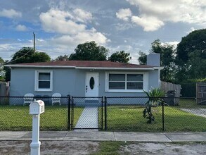 620 Putter Pl in West Palm Beach, FL - Building Photo - Building Photo