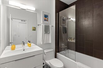 1944 W Thomas St in Chicago, IL - Building Photo - Building Photo