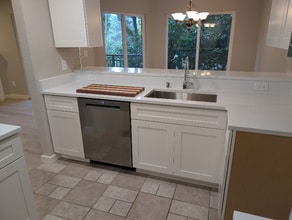 12704 NE 144th St, Unit A103 in Kirkland, WA - Building Photo - Building Photo