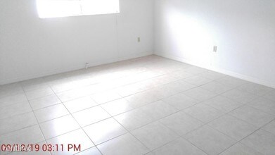 1000 Lake of the Woods Blvd in Fern Park, FL - Building Photo - Building Photo
