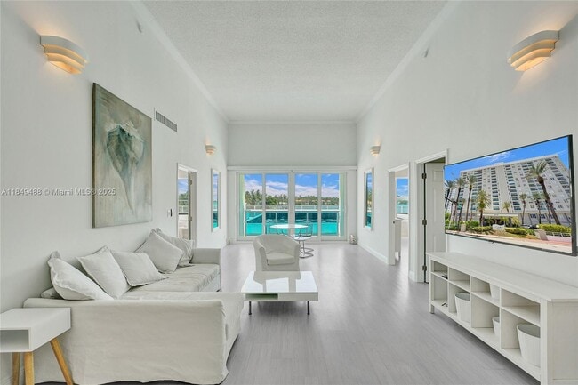 6770 Indian Creek Dr in Miami, FL - Building Photo - Building Photo
